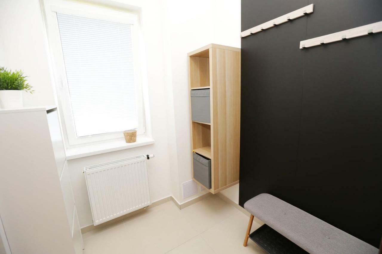 Samorin - Apartment In The Center - Private Parking - Klimatizacia Екстериор снимка