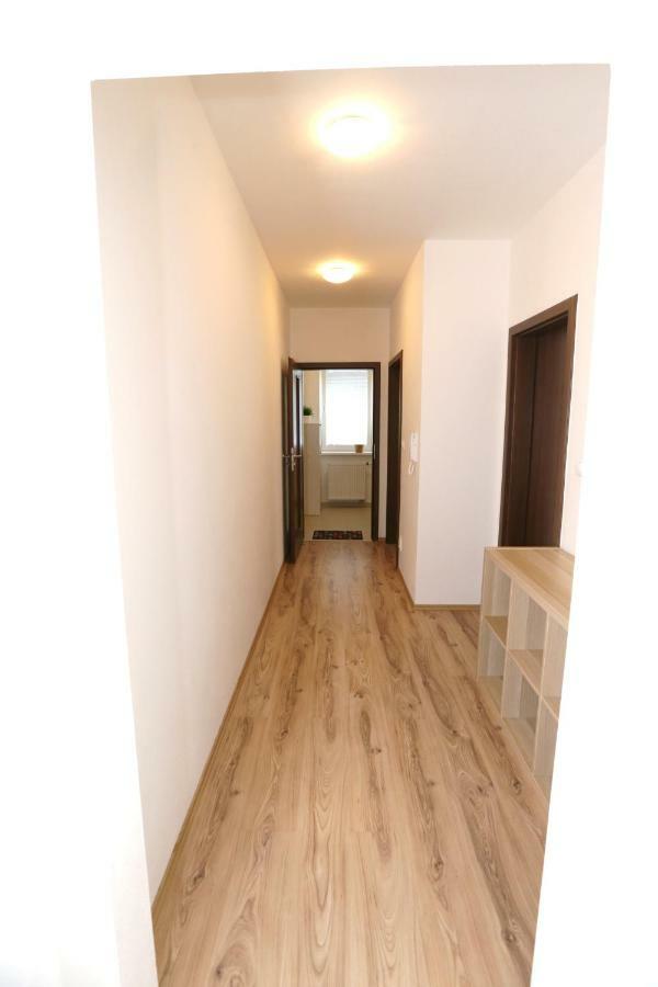Samorin - Apartment In The Center - Private Parking - Klimatizacia Екстериор снимка